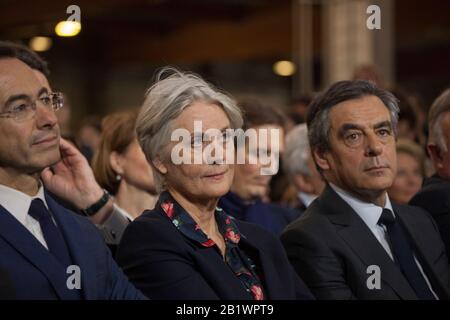 Verdacht auf fiktive Arbeitsplätze: François und Penelope Fillon stehen den Richtern gegenüber Stockfoto