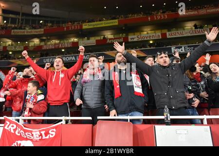 London, ENGLAND - 27. FEBRUAR Olympiacos-Fans während des UEFA Europa League-Spiels zwischen Arsenal und Olympiacos F.C. im Emirates-Stadion, London am Donnerstag, 27. Februar 2020. (Credit: Ivan Yordanov   MI News)nur redaktionelle Verwendung Credit: MI News & Sport /Alamy Live News Stockfoto