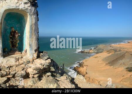 Blick auf die Karibik und die Wüste von Cerro Pilón de Azúcar, Cabo de la Vela, Guajira-Halbinsel, Kolumbien Stockfoto