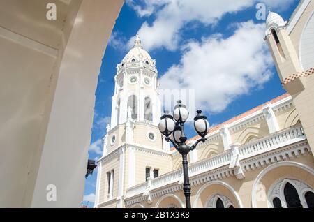 Blick auf die 'San Francisco de Asis' Kirche, eine Kirche in Casco Viejo Stockfoto