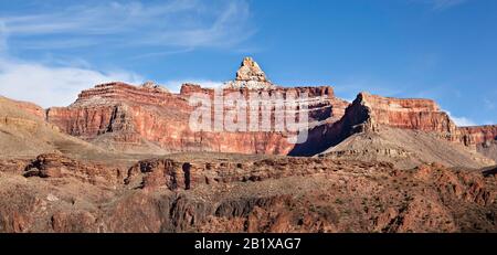 Zoroaster-Tempel von unten auf dem South Kaibab Trail, Grand Canyon National Park Stockfoto