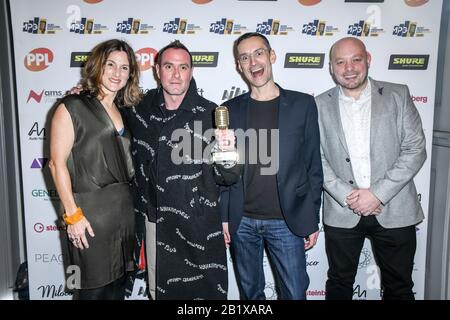 London, Großbritannien. Februar 2020. Remixer des Jahressiegers Unkle von The Music Producers Guild Awards in Grosvenor House, Park Lane, am 27. Februar 2020, London, Großbritannien. Credit: Picture Capital/Alamy Live News Stockfoto