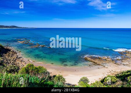 Atemberaubende Aussicht auf die viktorianische Küste entlang der Great Ocean Road in Australien. Stockfoto