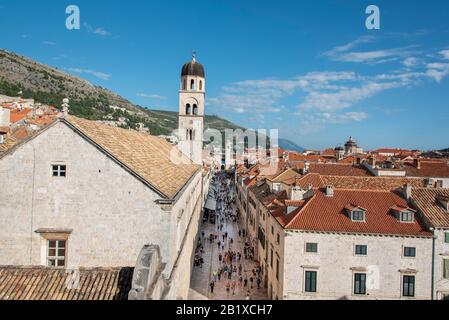 Wegfarer Dalmatiner Küste - Stadtrundfahrt durch Dubrovnik bei der Ankunft Stockfoto