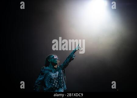 Washington, USA. Februar 2020. Swae Lee, Rapper und Mitglied des Rap-Duos Rae Sremmurd, tritt am 27. Februar 2019 im Rahmen der Post Malone Runaway Tour in der Capital One Arena in Washington, DC auf. (Graeme Sloan/Sipa USA) Credit: SIPA USA/Alamy Live News Stockfoto