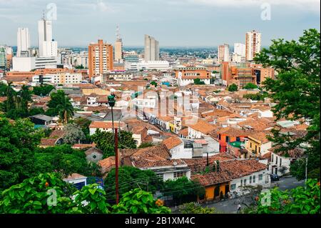 Santiago de Cali, Valle del Cauca, Kolumbien - März 2019 Panorama der Stadt Cali. Stockfoto