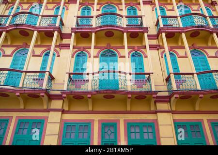 Kolonialgebäude an der Rua de Joao de Almeida, Macau, China Stockfoto