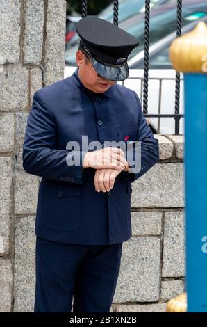 Hongkong, Hongkong SAR, CHINA: 21. Juni 2019.Jardine Noonday Gun Causeway Bay Hong Kong.The Noonday Gun ist ein ehemaliges Marine-Artillerie-Stück, auf dem montiert ist Stockfoto