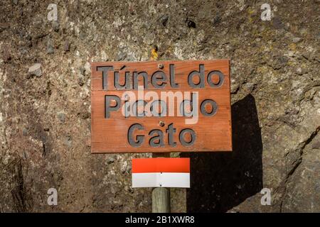 Tunel do Pico do Gato, Wanderweg PR1 vom Pico Do Arieiro zum Pico Ruivo, Madeira, Portugal Stockfoto