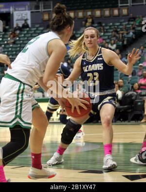 22. Februar 2020 - UC Davis Aggies Forward Kayla Konrad (23) verteidigt während eines Spiels zwischen der UC Davis Aggies und den Hawaii Rainbow Wahine im Stan Sheriff Center in Honolulu, HI - Michael Sullivan/CSM Stockfoto