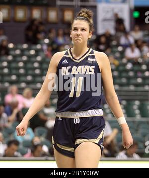 Februar 2020 - UC Davis Aggies Forward sage Stobbart (11) während eines Spiels zwischen der UC Davis Aggies und den Hawaii Rainbow Wahine im Stan Sheriff Center in Honolulu, HI - Michael Sullivan/CSM Stockfoto