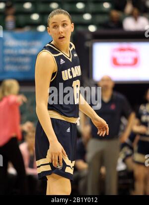 22. Februar 2020 - UC Davis Aggies Guard Katie Toole (13) während eines Spiels zwischen der UC Davis Aggies und den Hawaii Rainbow Wahine im Stan Sheriff Center in Honolulu, HI - Michael Sullivan/CSM Stockfoto