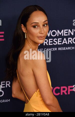 Beverly Hills, Vereinigte Staaten. Februar 2020. Cara Santana besucht Einen Unvergesslichen Abend, der am Donnerstag, 27. Februar 2020, dem Frauenkrebs-Forschungsfonds im Beverly Wilshire Hotel in Beverly Hills, Kalifornien zugute kommt. Foto von Jim Ruymen/UPI Credit: UPI/Alamy Live News Stockfoto