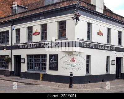 The William Walker a Fuller's Public House, The Square, Winchester, Hampshire, England, Großbritannien Stockfoto