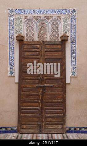 Aspekte und Besucher des Bahia Palastes in Marrakesch, Marokko Stockfoto