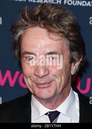 Beverly Hills, Vereinigte Staaten. Februar 2020. Beverly HILLS, LOS ANGELES, KALIFORNIEN, USA - 27. FEBRUAR: Schauspieler Martin Short kommt am 27. FEBRUAR im Frauenkrebs-Forschungsfonds Zu Einem Unvergesslichen Abendvorteil Gala 2020, das in der Beverly Wilshire, EINEM Four Seasons Hotel am 27. Februar 2020 in Beverly Hills, Los Angeles, Kalifornien, Vereinigte Staaten abgehalten wird. (Foto von Xavier Collin/Image Press Agency) Credit: Image Press Agency/Alamy Live News Stockfoto