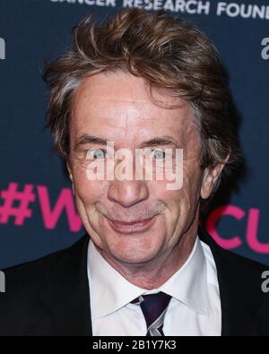 Beverly Hills, Vereinigte Staaten. Februar 2020. Beverly HILLS, LOS ANGELES, KALIFORNIEN, USA - 27. FEBRUAR: Schauspieler Martin Short kommt am 27. FEBRUAR im Frauenkrebs-Forschungsfonds Zu Einem Unvergesslichen Abendvorteil Gala 2020, das in der Beverly Wilshire, EINEM Four Seasons Hotel am 27. Februar 2020 in Beverly Hills, Los Angeles, Kalifornien, Vereinigte Staaten abgehalten wird. (Foto von Xavier Collin/Image Press Agency) Credit: Image Press Agency/Alamy Live News Stockfoto