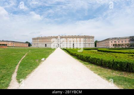 Der Königspalast von Caserta (Reggia di Caserta) ist eine ehemalige königliche Residenz in Caserta, Süditalien. Stockfoto