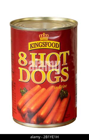 Zinn von 8 Hotdog-Würstchen, die von Kingsfood hergestellt werden, Ausschnitt auf weißem Hintergrund, britische Konserven oder Konserven Stockfoto