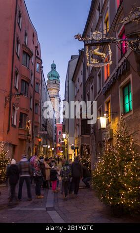 Österreich, Tyrol, Innsbruck, weihnachtsbeleuchtung Stockfoto