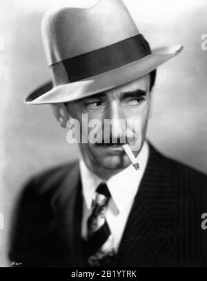 Osgood PERKINS als Johnny Lovo Publicity Portrait für SCARFACE 1932 Regisseure HOWARD HAWKS und RICHARD ROSSON Roman Armitage Trail Screen Story Ben Hecht Produzent Howard Hughes The Caddo Company/United Artists Stockfoto