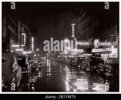 New YORK 40er Retro B&W Wet Reflections Nachtclubs Neon Signs Restaurants Clubs 52nd Street, New York, USA 1948 Stockfoto