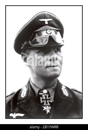 Archiv WW2 Feldmarschall Erwin Rommel 'Desert Fox' 1942 mit dem Distinguished Knight's Cross und Pour le Mérite Iron Cross ausgezeichnet von Adolf Hitler und seinem Nordafrika-Feldvisier 'Marke' Stockfoto