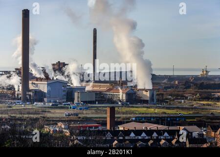 Port Talbot Stahlwerke emittieren Wolken aus Dampf Port Talbot Swansea Glamorgan Wales