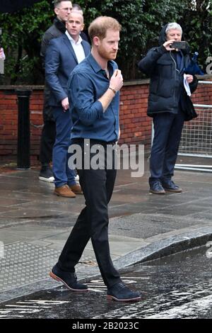 London, Großbritannien. Februar 2020. Prince Harry in den Abbey Road Studios für die Aufnahme des neuen Invictus Games Songs, London London, Großbritannien. Februar 2020. Credit: Nils Jorgensen/Alamy Live News Credit: Nils Jorgensen/Alamy Live News Stockfoto