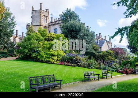 Sherborne 'New' Castle Gardens, erbaut 1594 von Sir Walter Raleigh, Sherborne, Dorset, England, Großbritannien Stockfoto