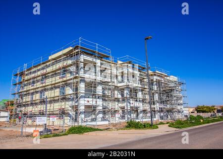 Brandneues Mehrstöckiges Wohngebäude Stockfoto