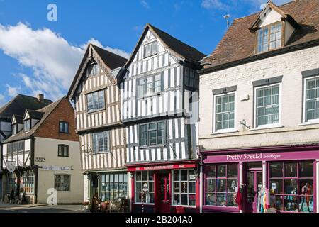 Straße in Tewkesbury Gloucester West of England, Großbritannien an einem sonnigen Februar Nachmittag. Stockfoto