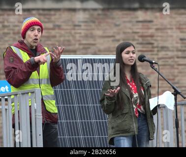 Mya-Rose Craig spricht auf der Veranstaltung "Youth Strike 4 Climate Bristol" am College Green, Bristol, auf der auch Greta Thunberg sprach Stockfoto