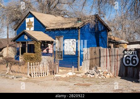 Historic Sheriff's House, Seligman, Arizona, USA Dieses mit dem angrenzenden Anwesen sind die ältesten Häuser in Seligman. Stockfoto