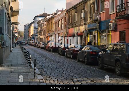 Zentrale gepflasterte Straße in Sofia, der Hauptstadt Bulgariens. Stockfoto