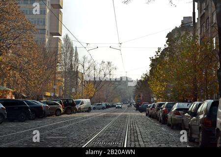 Gepflasterte Straße in Sofia, der Hauptstadt Bulgariens. Stockfoto