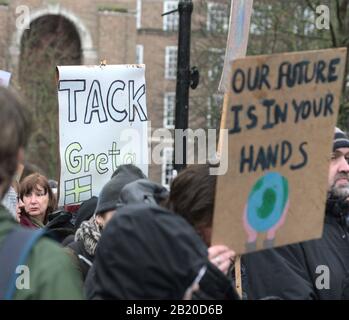 Die Veranstaltung "Youth Strike 4 Climate Bristol" auf College Green, Bristol, bei der Greta Thunberg und Mya-Rose Craig sprachen Stockfoto