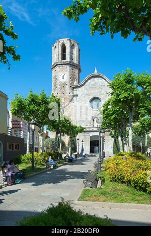 Kirche St. Nicolau am zentralen Platz, Malgrat de Mar, Girona, Costa Brava, Spanien Stockfoto