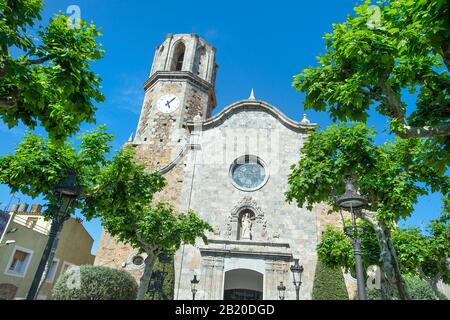 Kirche St. Nicolau am zentralen Platz, Malgrat de Mar, Girona, Costa Brava, Spanien Stockfoto