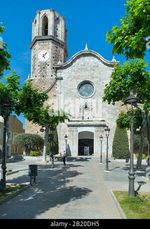 Kirche St. Nicolau am zentralen Platz, Malgrat de Mar, Girona, Costa Brava, Spanien Stockfoto