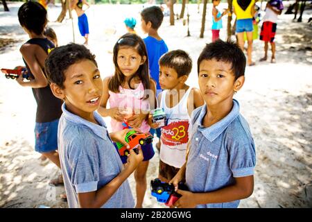 Mädchen, Terra Preta Community, Negro River, Iranduba, Amazonas, Brasilien Stockfotografie - Alamy