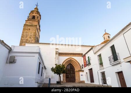 Carmona, Spanien. Die Iglesia de San Bartolome (St.-Bartholomäus-Kirche) in dieser Stadt in Andalucia in der Provinz Sevilla Stockfoto