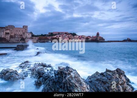 Chateau Royal Collioure bei Sonnenaufgang Frankreich Stockfoto