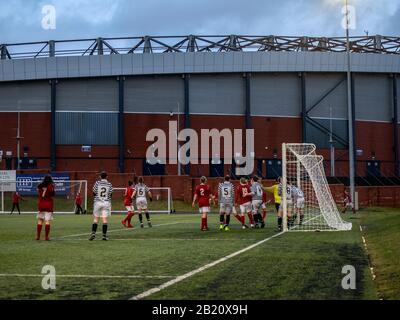 Glasgow, Schottland, Großbritannien. Februar 2020: Die Gruppenphase des Scottish Women Premier League Cup in Lesser Hampden. Stockfoto