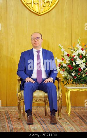 Karthago, Tunis. Februar 2020. Elyes Fakhfakh während der Zeremonie.Machtübertragung zwischen Elyes Fakhfakh und Youssef Chahed in dar Eddyafa in Karthage, während einer feierlichen Zeremonie, die in Anwesenheit von Mitgliedern der scheidenden und zurückkehrenden Regierung abgehalten wurde. Kredit: Choabri Mahjoub/ZUMA Wire/Alamy Live News Stockfoto