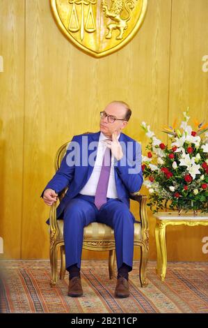 Karthago, Tunis. Februar 2020. Elyes Fakhfakh während der Zeremonie.Machtübertragung zwischen Elyes Fakhfakh (L) und Youssef Chahed (R) in dar Eddyafa in Karthage während einer feierlichen Zeremonie, die in Anwesenheit von Mitgliedern der scheidenden und zurückkehrenden Regierung abgehalten wurde. Kredit: Choabri Mahjoub/ZUMA Wire/Alamy Live News Stockfoto