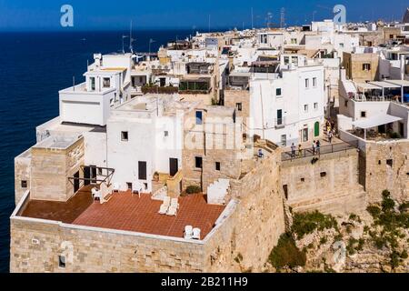 Luftaufnahme von Polignano a Stute, Apulien, Süditalien, Italien Stockfoto