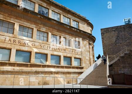 Tarragona, SPANIEN - 12. MAI 2017: Außenansicht des Archäologischen Nationalmuseums der Stadt Tarragona. Stockfoto