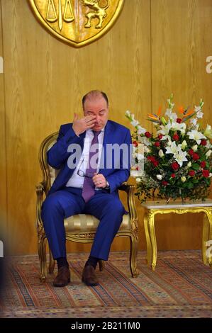 Karthago, Tunis. Februar 2020. Elyes Fakhfakh während der Zeremonie.Machtübertragung zwischen Elyes Fakhfakh und Youssef Chahed in dar Eddyafa in Karthage, während einer feierlichen Zeremonie, die in Anwesenheit von Mitgliedern der scheidenden und zurückkehrenden Regierung abgehalten wurde. Kredit: Choabri Mahjoub/ZUMA Wire/Alamy Live News Stockfoto