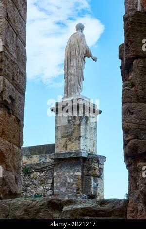 Tarragona, SPANIEN - 12. MAI 2017: Skulptur des Caesar Augustus von hinten in Tarragona gesehen. Stockfoto